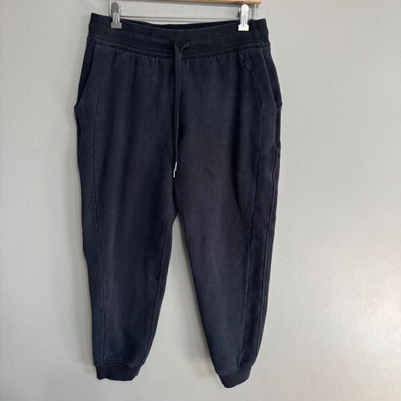 Lululemon women’s Scuba Jogger Black size 10 - Picture 2 of 7
